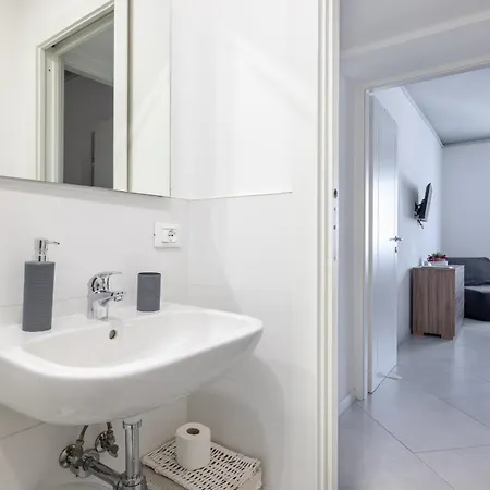 Domus Apartment